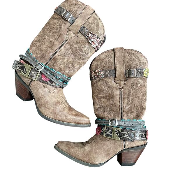 Durango Shoes - Durango Women's Lifestyle Accessorized Western Boot Womens Size 6.5